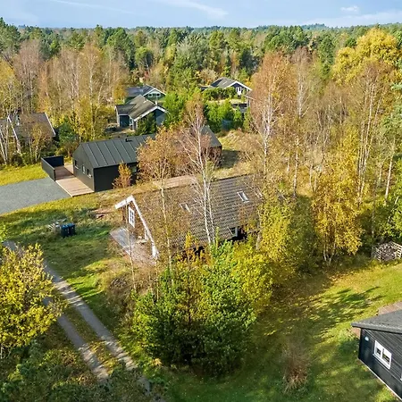 펜션 Tanas - 2km From The Sea By Interhome *